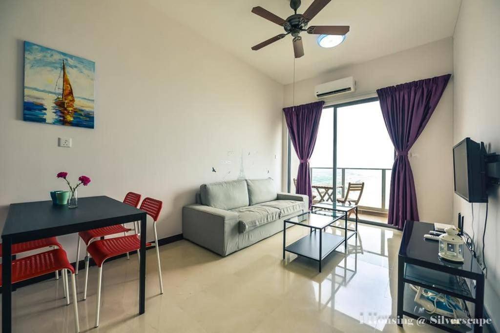 Ken Home Silverscape Block A 5pax , Wi-Fi , Netflix Malacca Exterior foto